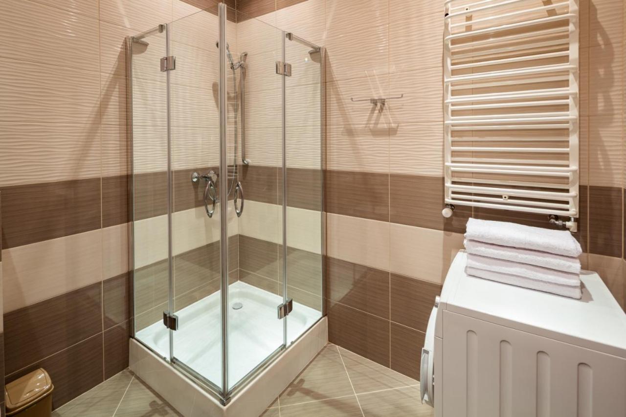 Alfa Apartments Svobody 31 Lviv Buitenkant foto