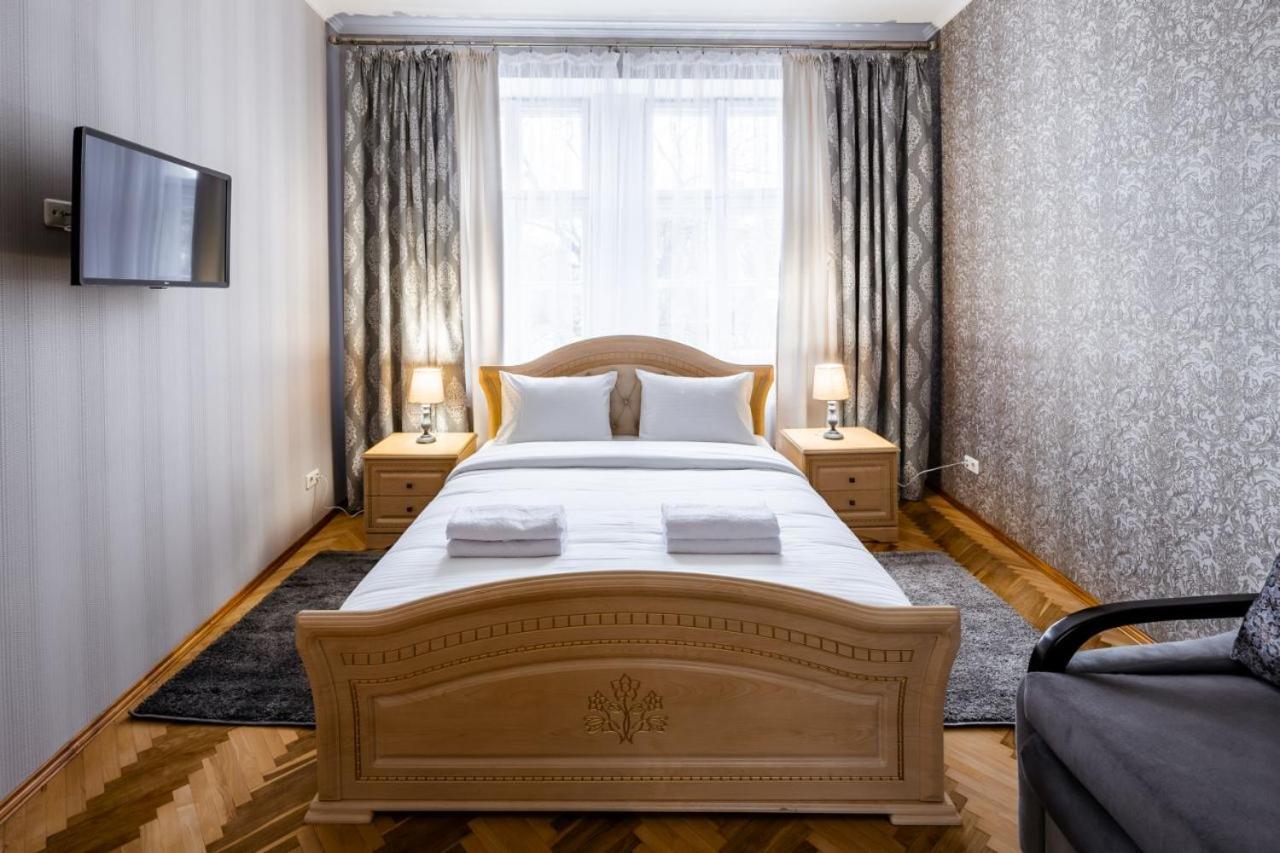 Alfa Apartments Svobody 31 Lviv Buitenkant foto