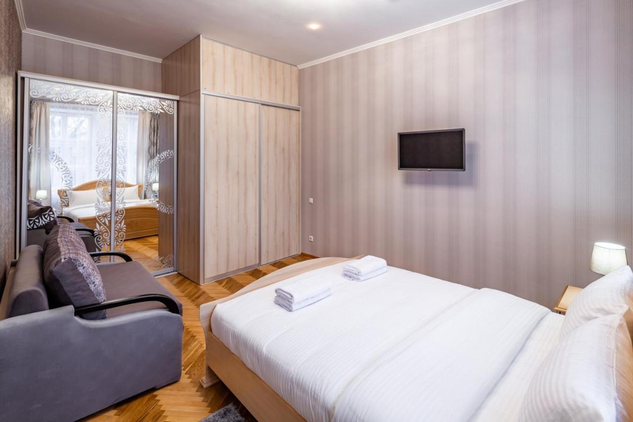Alfa Apartments Svobody 31 Lviv Buitenkant foto